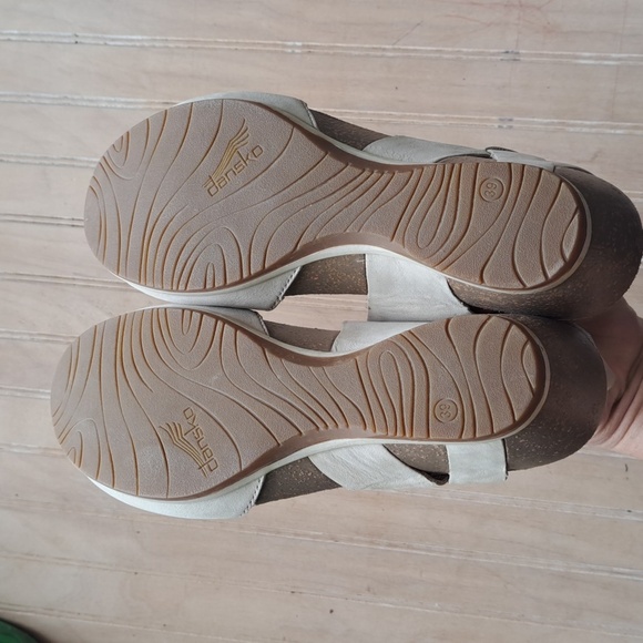 Dansko Vera Nude Tan Leather Sandals Peep Toe Ankle Elastic Strap Wedge - Picture 10 of 11